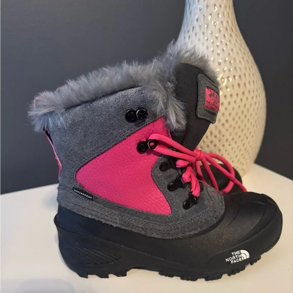 The North Face Youth Shellista Girls Snow Boot Size 3 Black Pink Waterproof. NEW - Picture 2 of 4